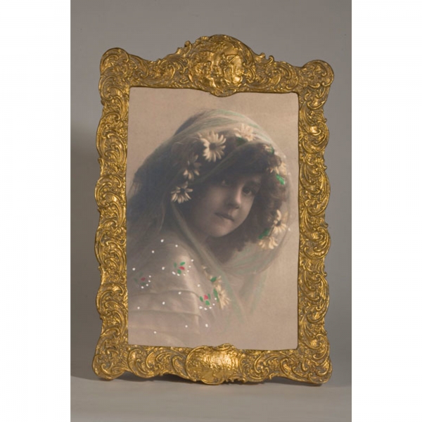 Gold Gilt Leaf Portrait Photo Frame