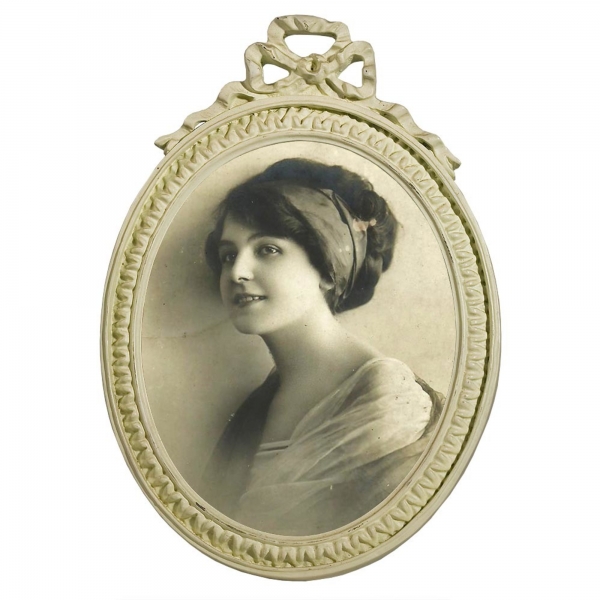 White Clay paint Oval  Photo Frame Swags and Ribbons 