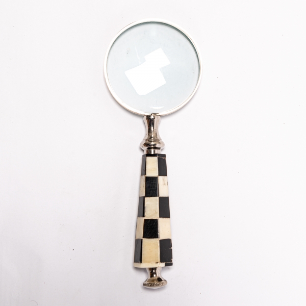 Magnifying Glass - Black and White